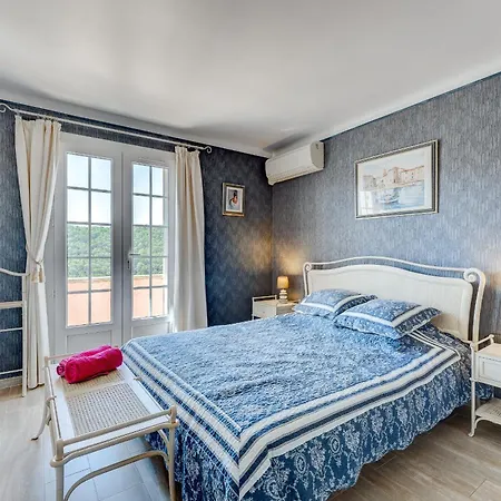 Gilbert Holiday home Vins-sur-Caramy